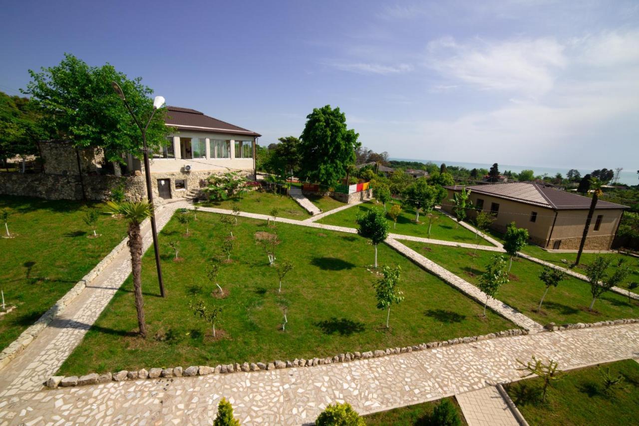 Hotel Paradise Sukhumi Exterior foto