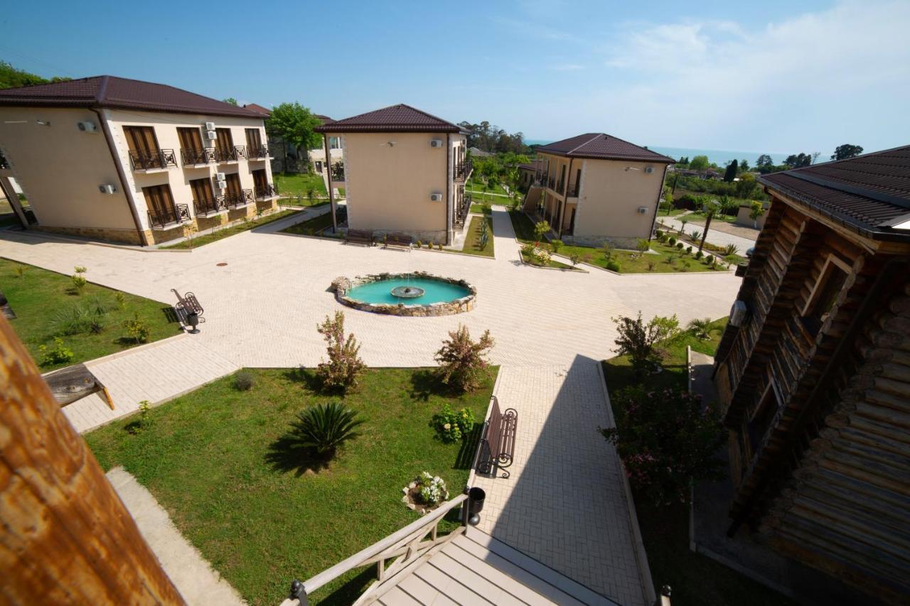 Hotel Paradise Sukhumi Exterior foto